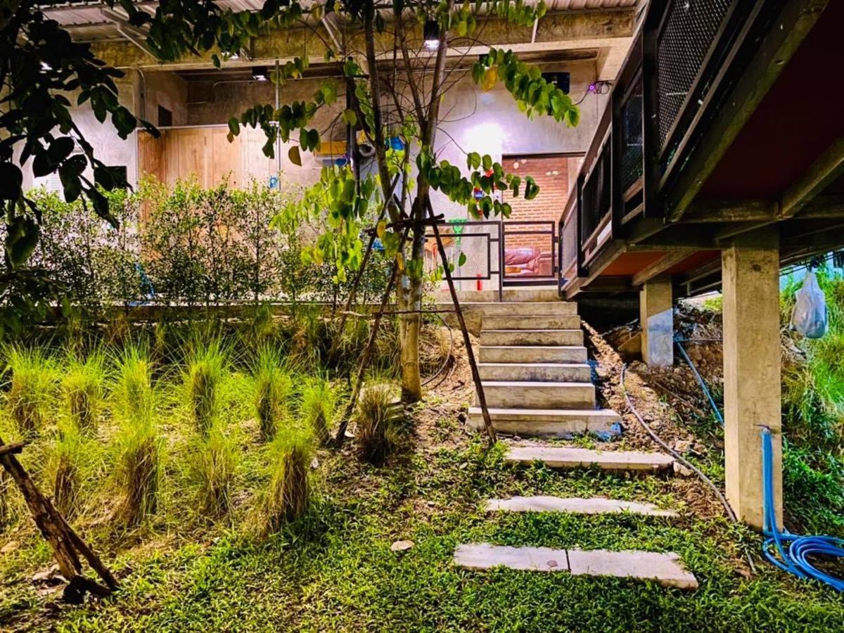 บ้านต้นไม้โฮมสเตย์อุทัยธานี Экстерьер фото